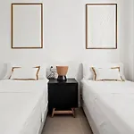 Διαμέρισμα Luxury 3br Aqua Gardens - Walk To And Shared Pool Εστεπόνα